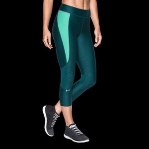 NEW Under Armour Heatgear Printed Crop